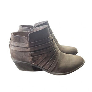Life Stride women's Prairie Ash Taupe Bootie size 6